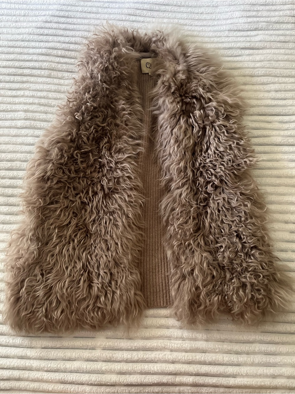 Qi Lamb Fur Vest